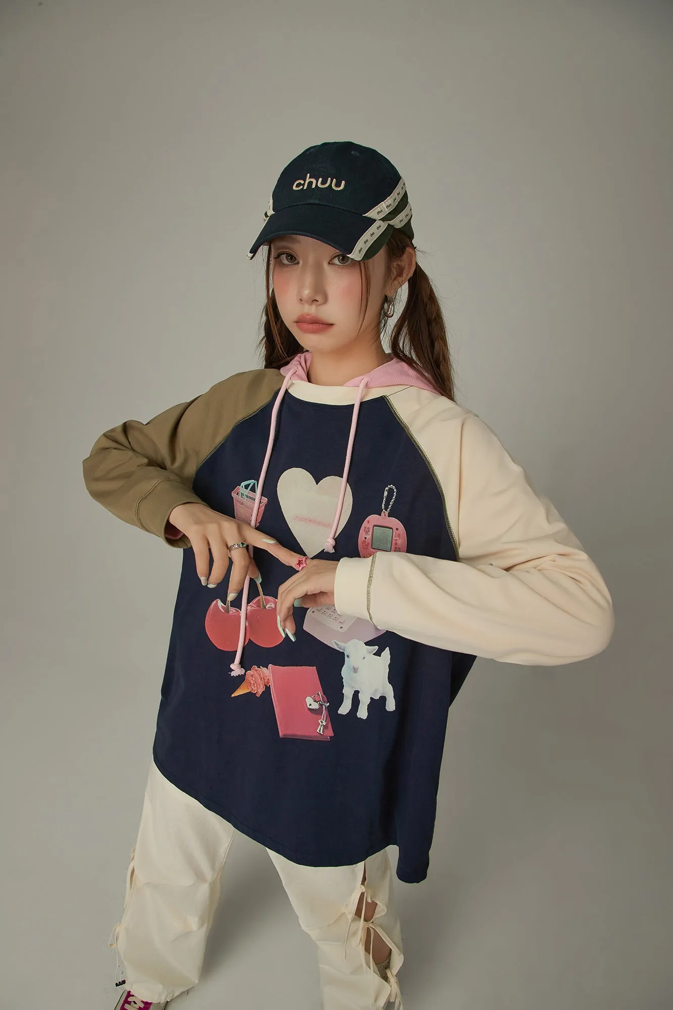 Cute Item Printed Color Raglan T-Shirt