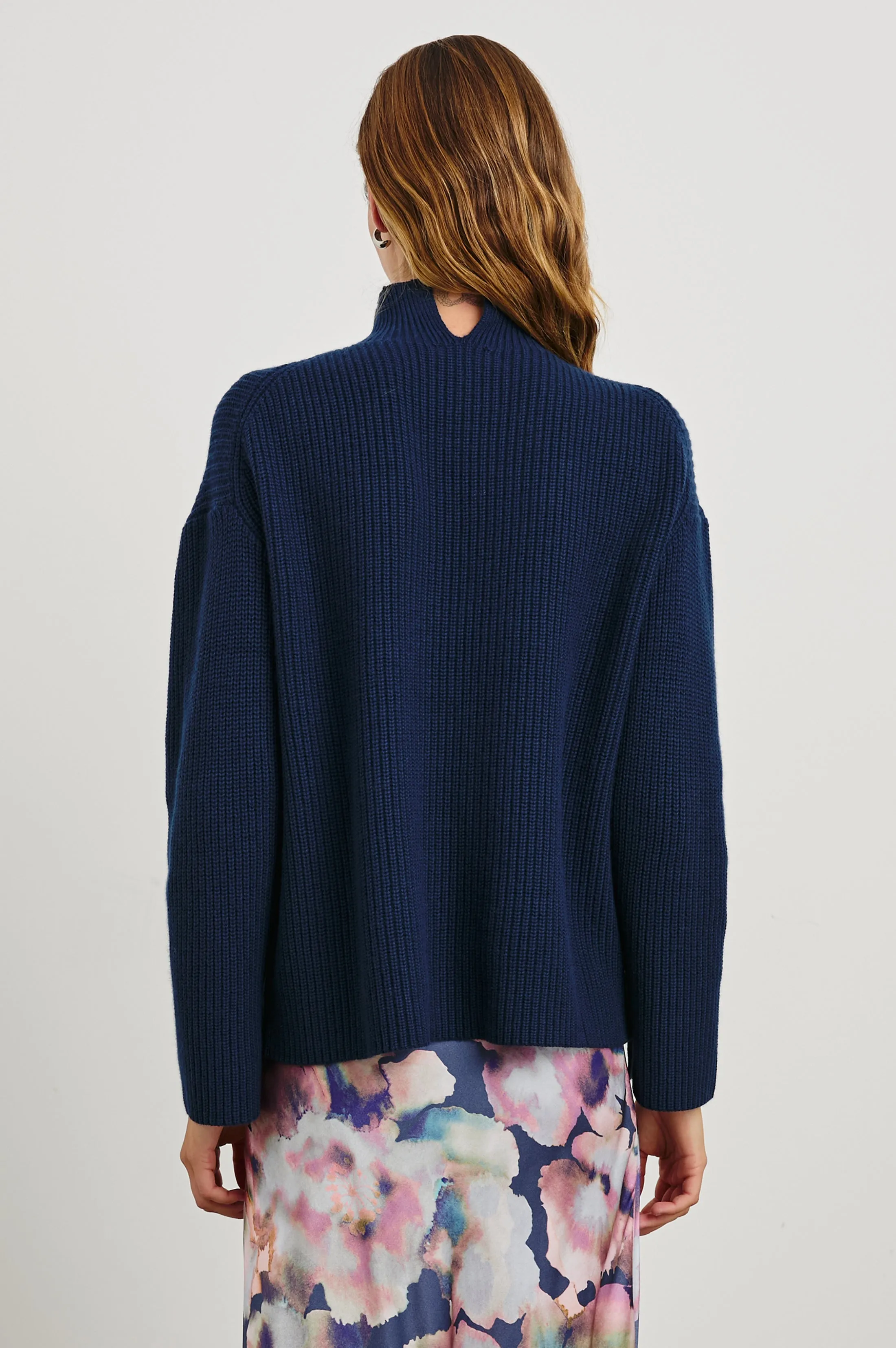 SANNA SWEATER - DARK SLATE